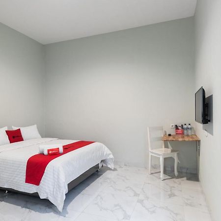 Reddoorz Plus Near Rs Usu Medan 2 المظهر الخارجي الصورة