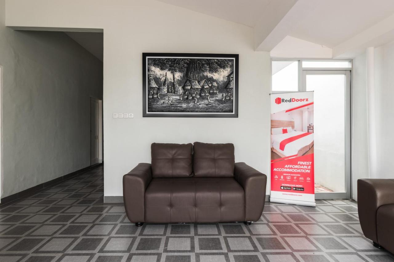 Reddoorz Plus Near Rs Usu Medan 2 المظهر الخارجي الصورة